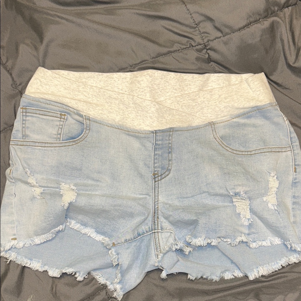 Maternity shorts